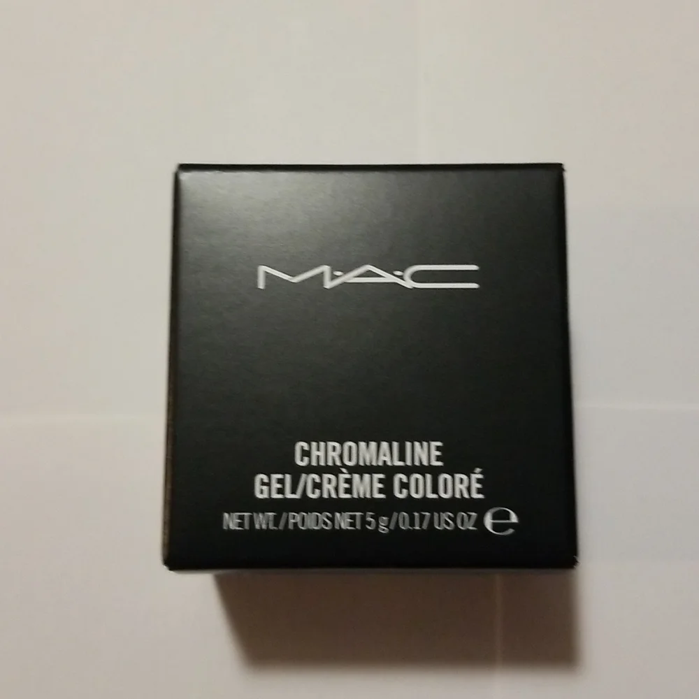 MAC Pure White Chromaline Pro
